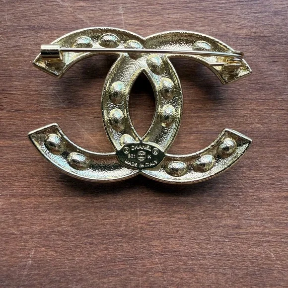 CHANEL Gold and Pearl Crystal Brooch - Picture 6 of 8
